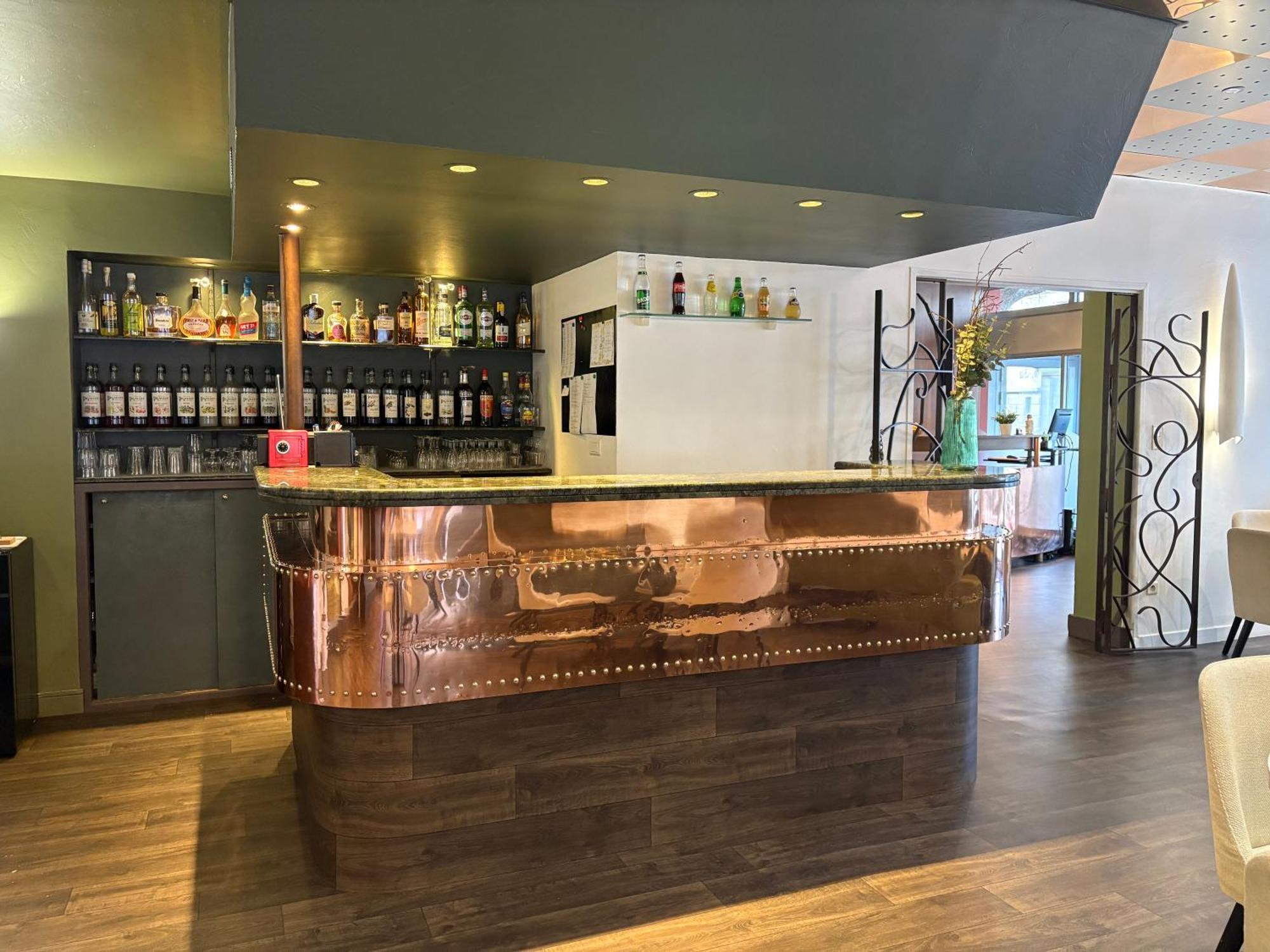 Cit'Hotel Le Chris'Tel Hotel Et Restaurant Le Puy-en-Velay Exterior photo