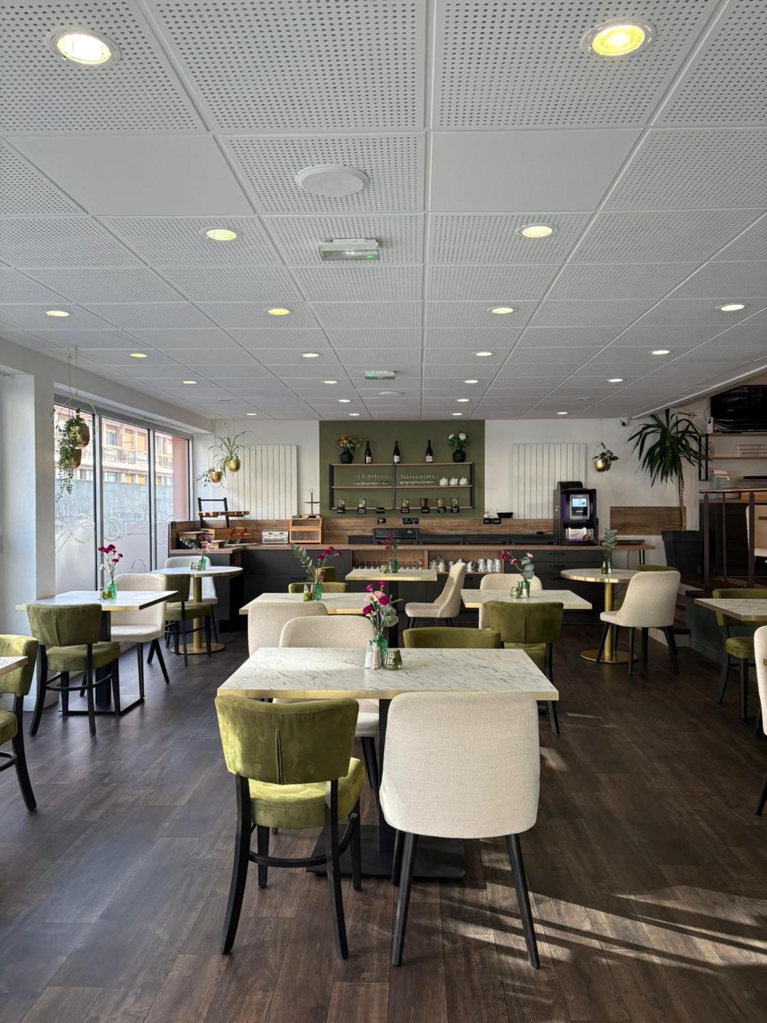Cit'Hotel Le Chris'Tel Hotel Et Restaurant Le Puy-en-Velay Exterior photo