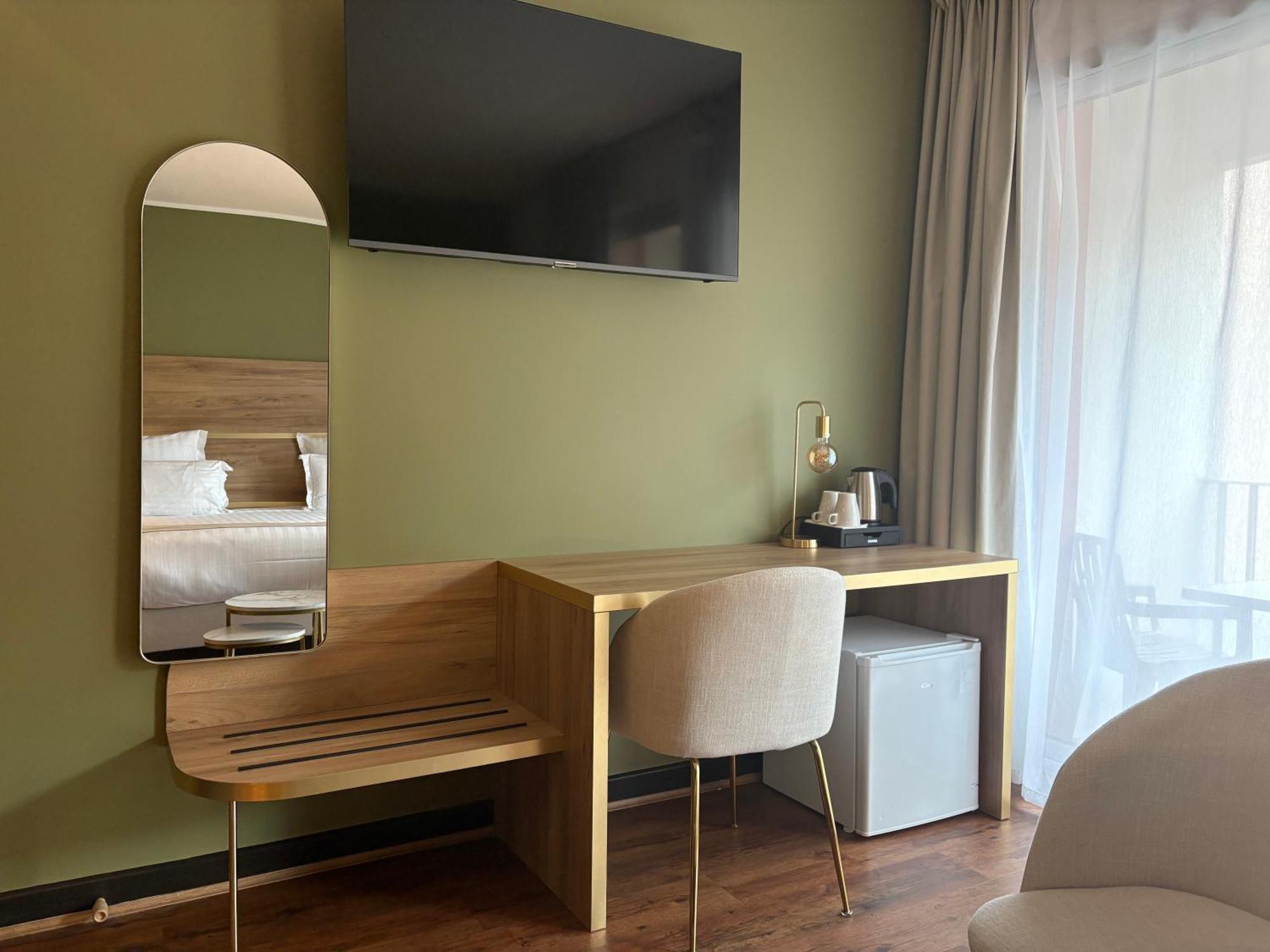 Cit'Hotel Le Chris'Tel Hotel Et Restaurant Le Puy-en-Velay Exterior photo