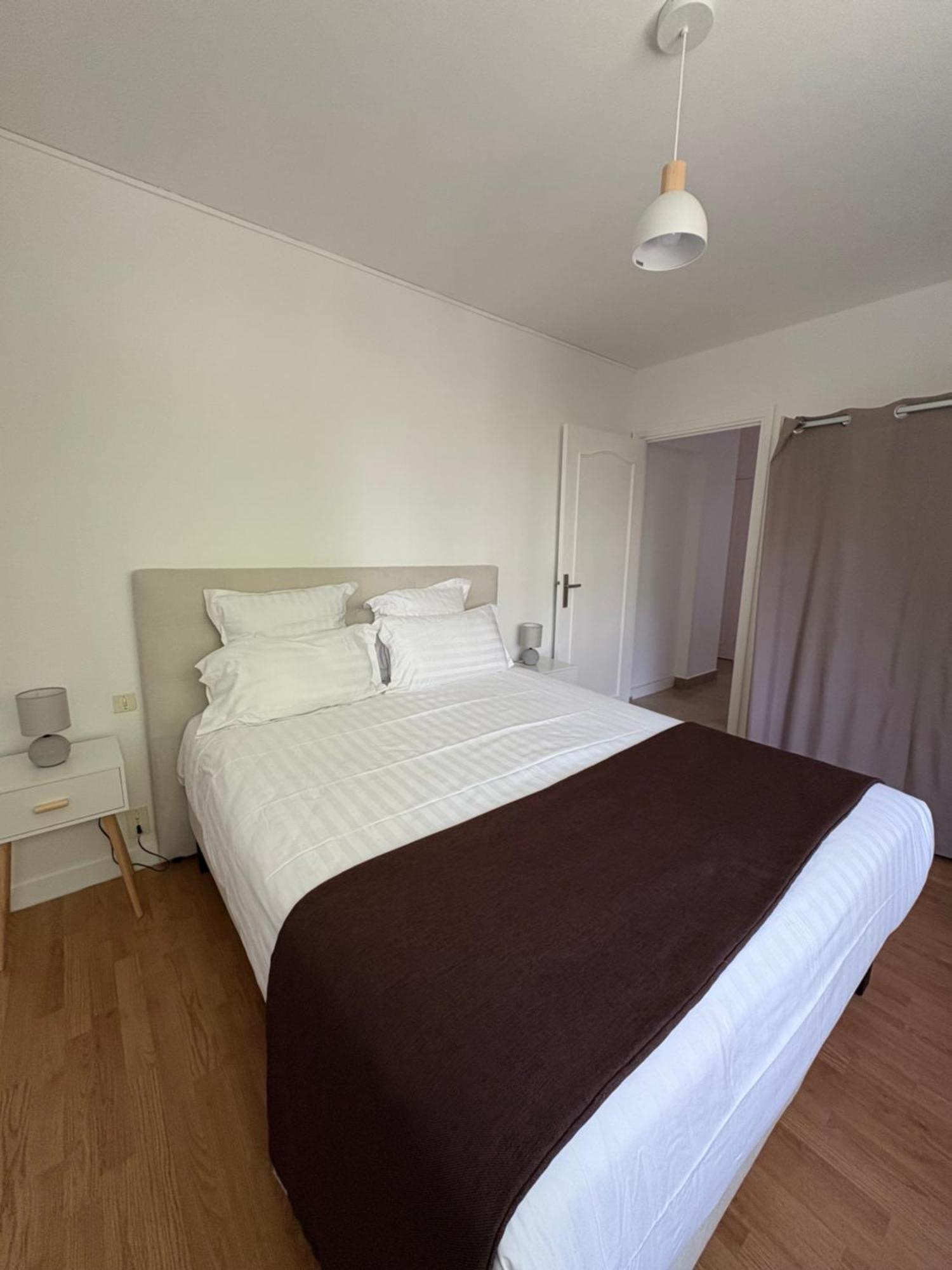 Cit'Hotel Le Chris'Tel Hotel Et Restaurant Le Puy-en-Velay Exterior photo
