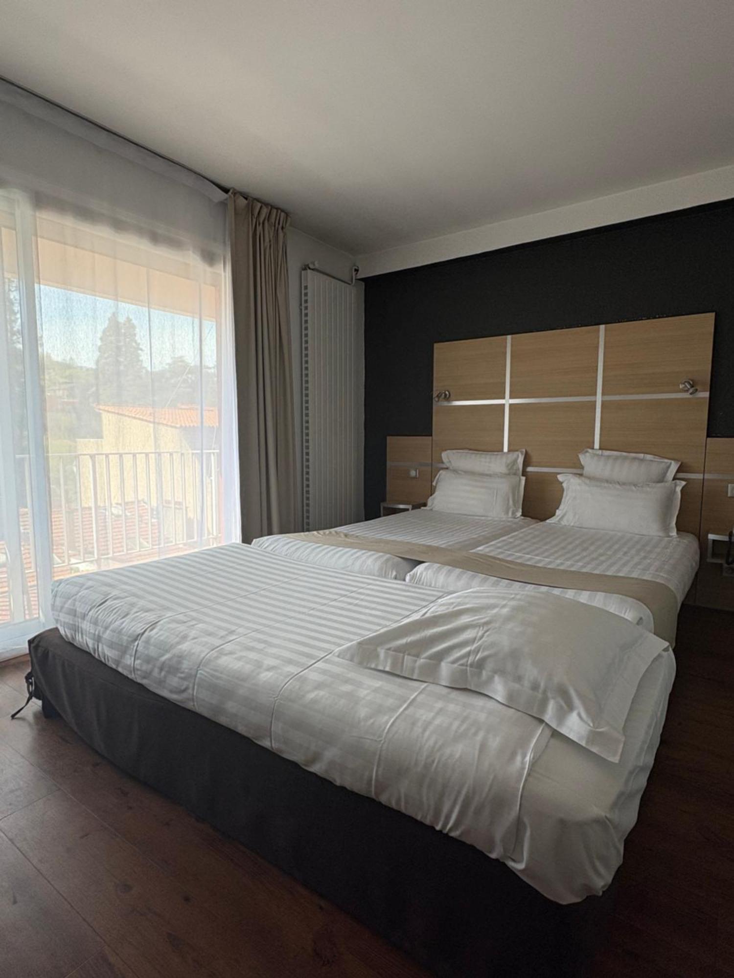 Cit'Hotel Le Chris'Tel Hotel Et Restaurant Le Puy-en-Velay Exterior photo
