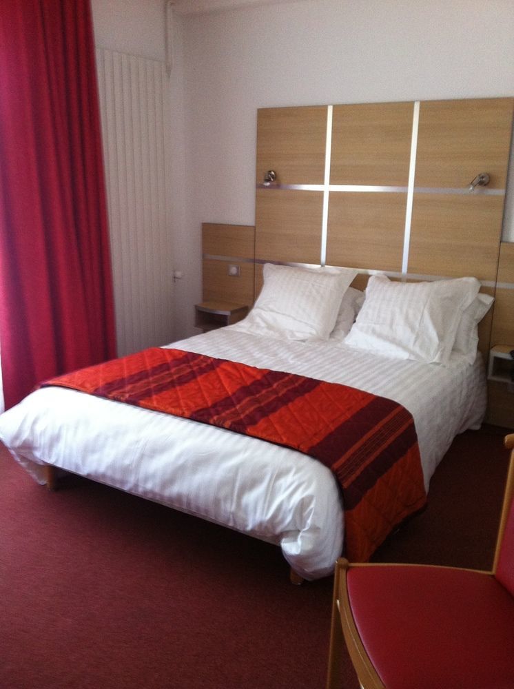 Cit'Hotel Le Chris'Tel Hotel Et Restaurant Le Puy-en-Velay Exterior photo
