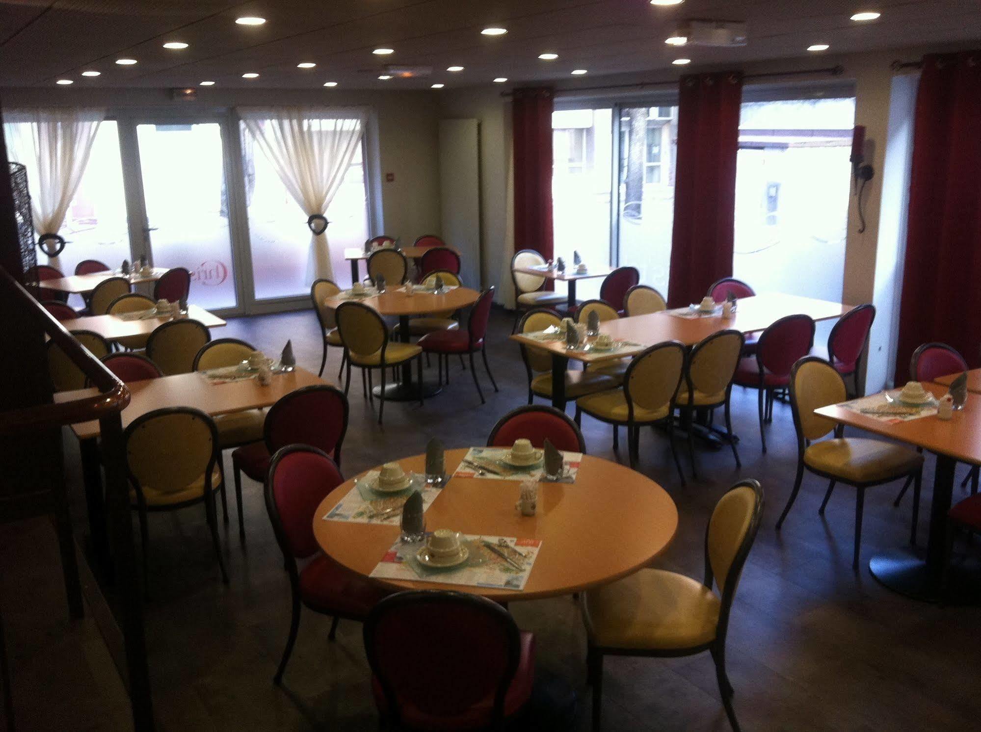 Cit'Hotel Le Chris'Tel Hotel Et Restaurant Le Puy-en-Velay Exterior photo