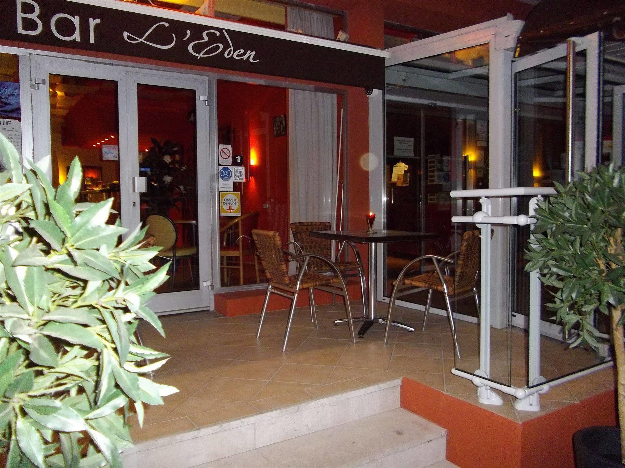 Cit'Hotel Le Chris'Tel Hotel Et Restaurant Le Puy-en-Velay Exterior photo